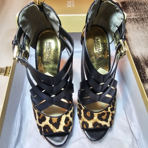 Michael kors leopard 3 buckle high heels women's size 9.5 with box !! - Picture 9 of 10